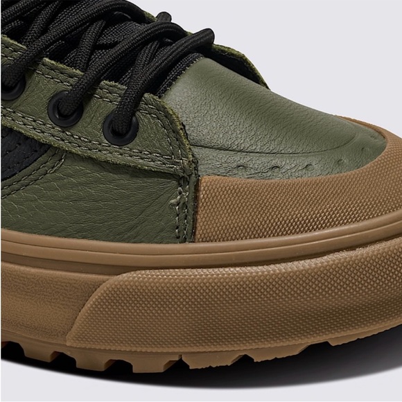 Vans Sk8-Hi Waterproof Insulated Shoe
Women 9.0 US Mens 7.5US - Picture 5 of 12